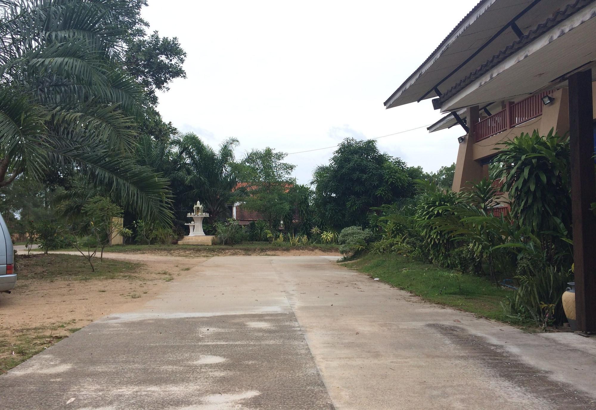 水棕榈度假村 Talat Yai 外观 照片