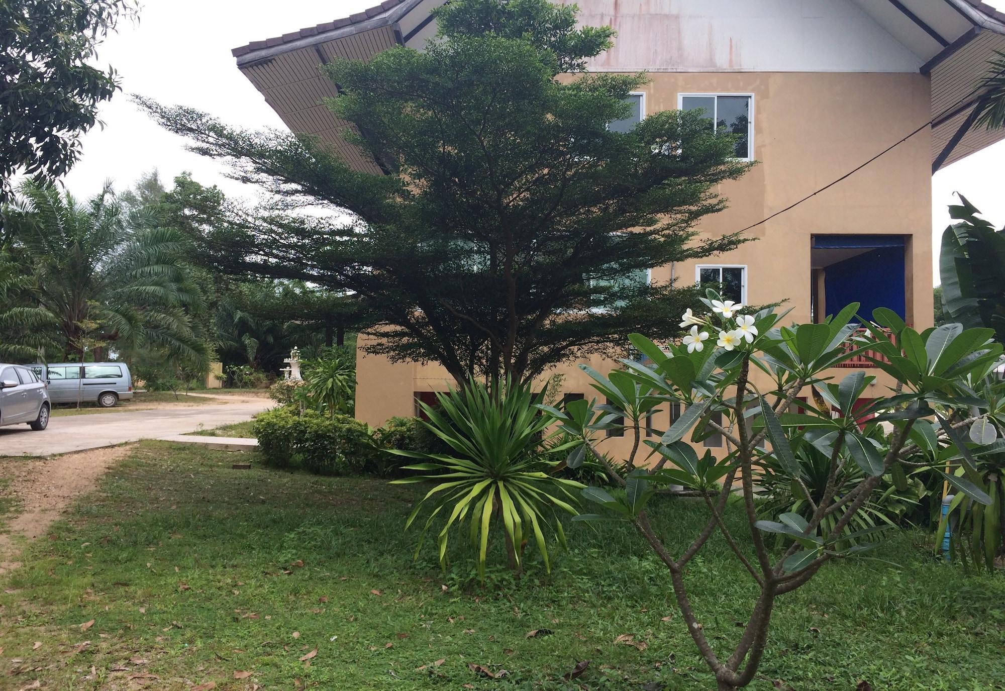 水棕榈度假村 Talat Yai 外观 照片